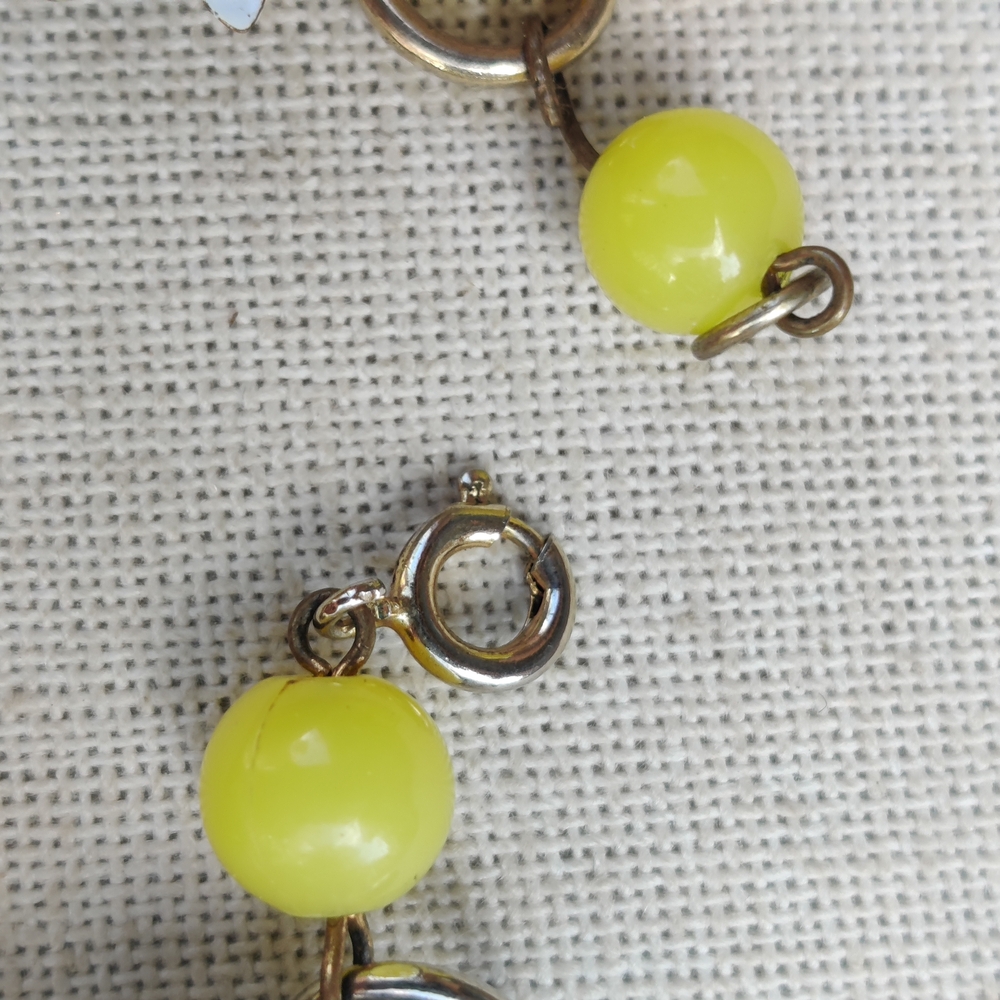 đź’ĄBOGOđź’Ą Vintage Lisner Green and Yellow Floral Bracelet - Picture 8 of 8